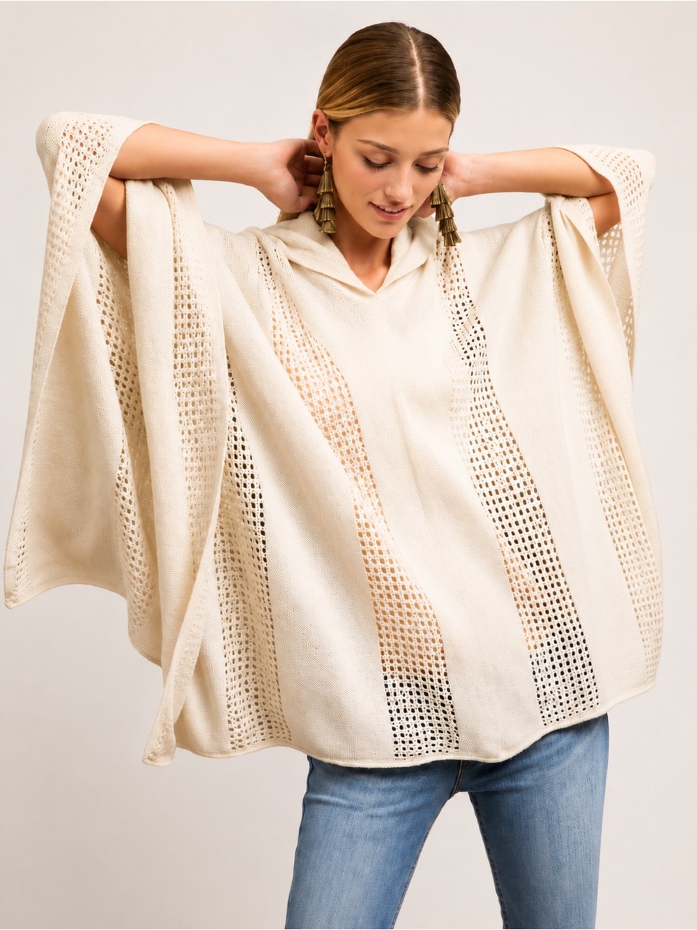 ANTHROPOLOGIE SLEEPING ON SNOW HOODED PONCHO
SWEATER SIZE OS
RARE